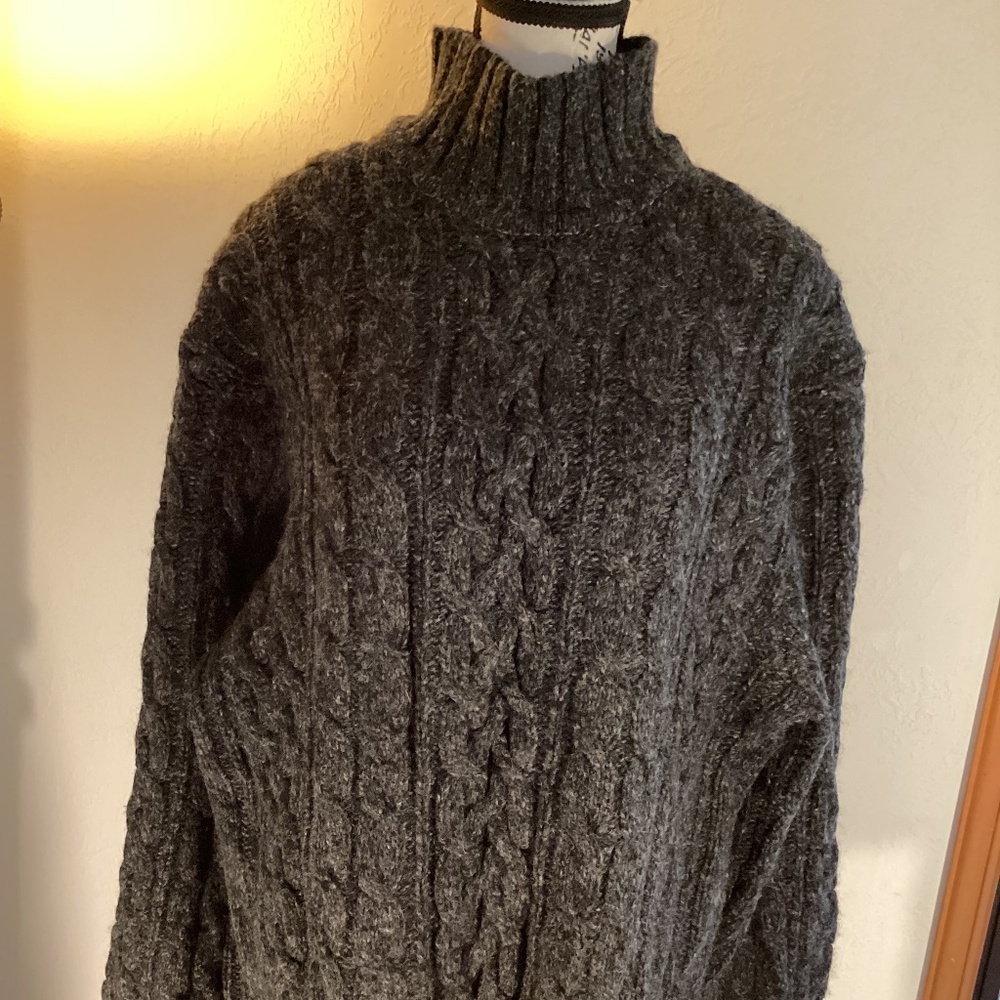 Abercrombie & Fitch Wool Cable Knit Sweater